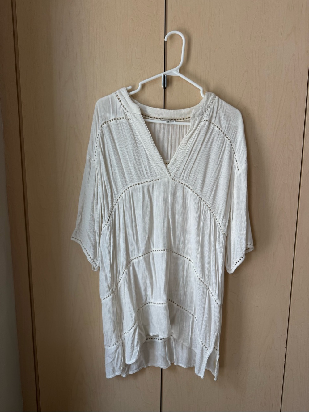 Aritzia Talula Lightweight White V-Neck Tunic Top beach cover up sun dress